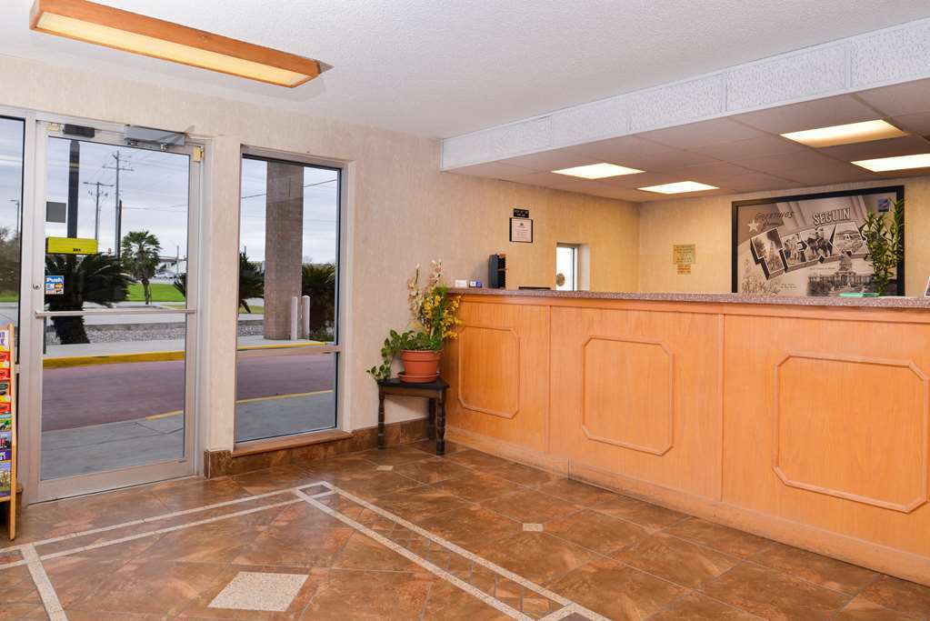 Super 8 by Wyndham Seguin Hotel Interior foto