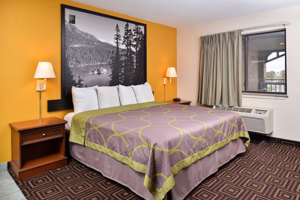 Super 8 by Wyndham Seguin Hotel Ruang foto